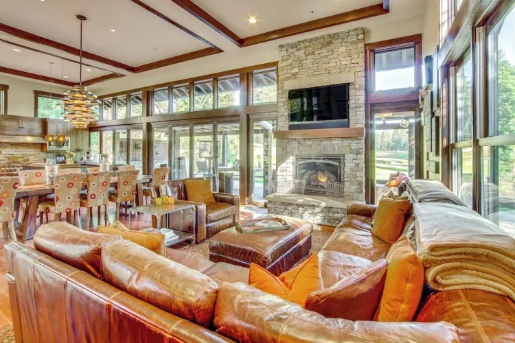 4 Bedrooms Cottage