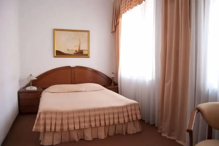 Sonya Hotel