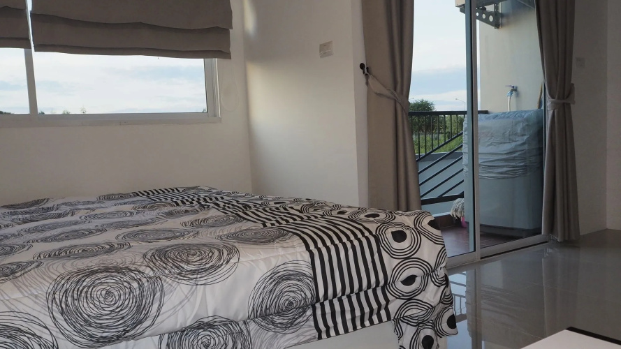 Trio Gems Condo Beach