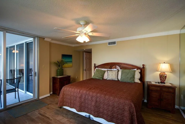 Shoreline 2054 Condo by RedAwning
