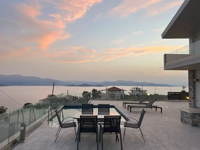 2 Bedrooms Luxury room with pool view