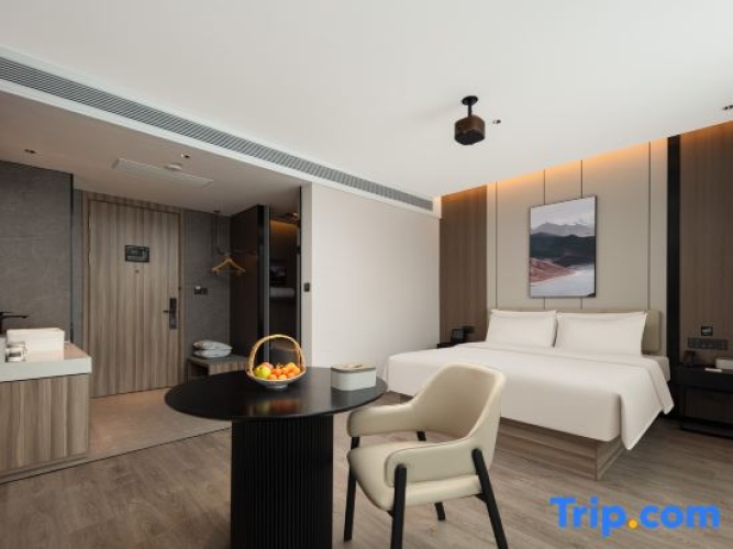 Standard Double room with city view