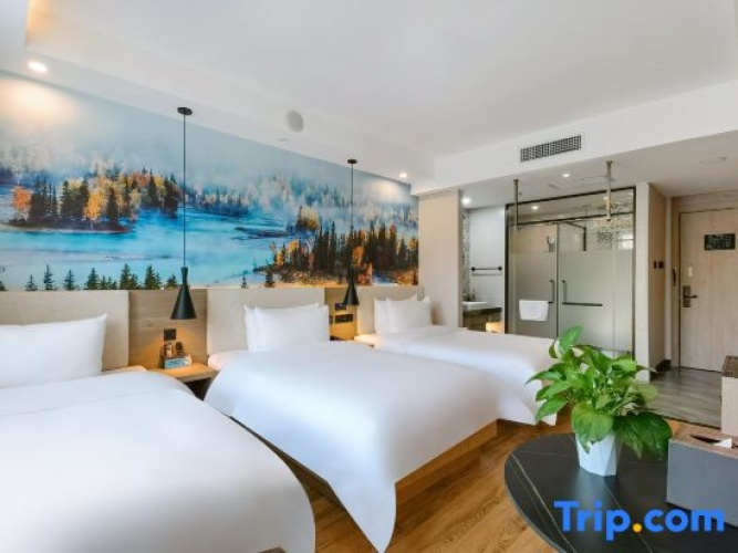 Standard Triple room