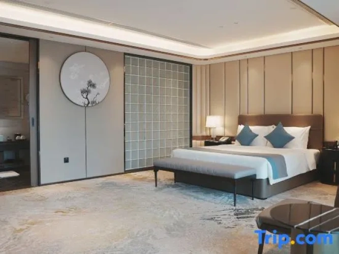 1 Bedroom Deluxe Suite