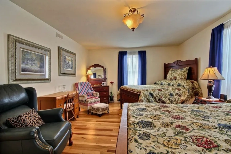 Standard Twin room