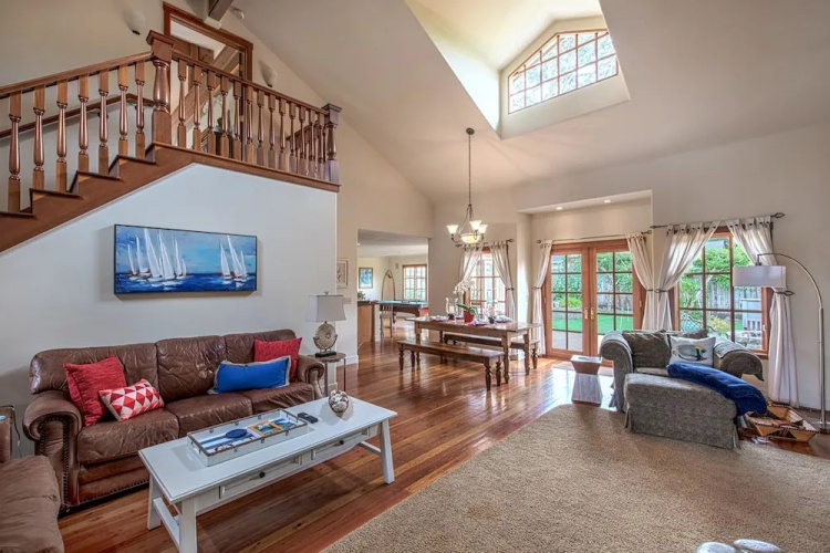 3718 Ocean Crest