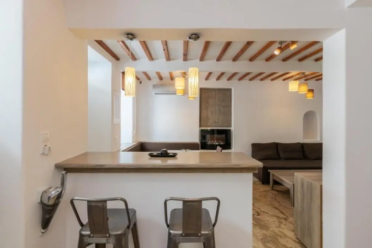 2 Bedrooms Villa