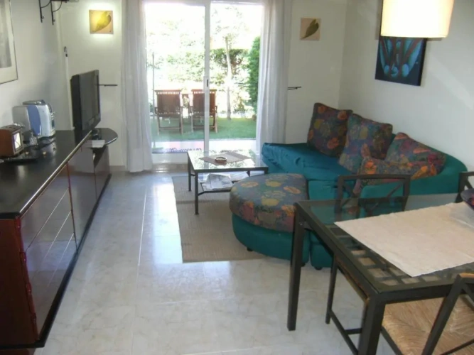 2 Bedrooms Cottage