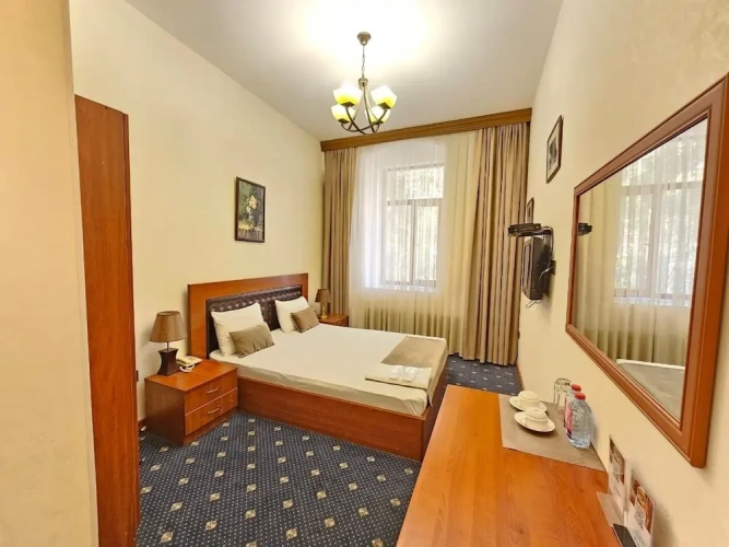 Standard Double room with city view