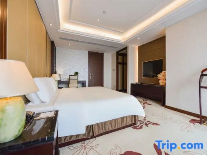 Executive Suite with panoramic view