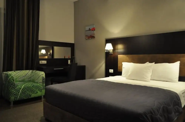 Standard Double room with city view