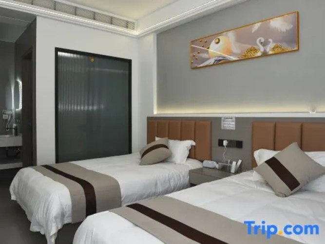 Standard room with mountain view