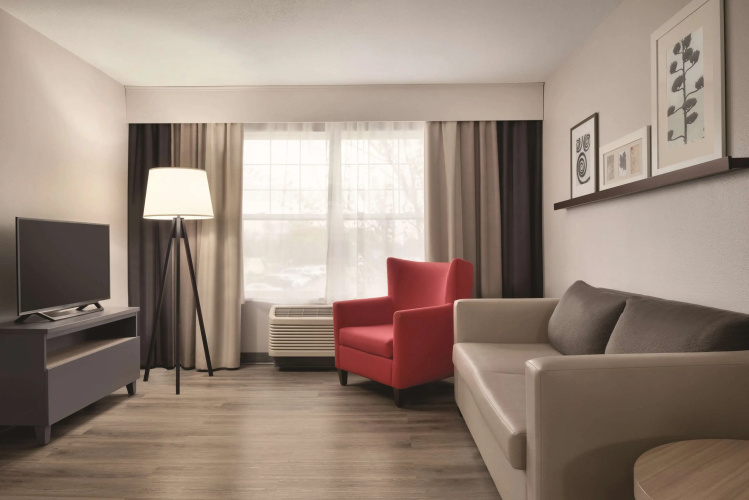 Country Inn & Suites by Radisson, Waterloo, IA