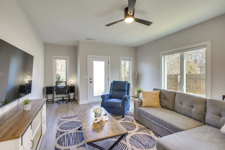 3 Bedrooms Apartment