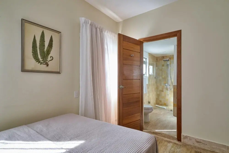 Luxury Beach Penthouse w Private Deck Ocean Views C-401