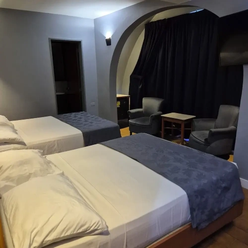 Deluxe Quadruple room