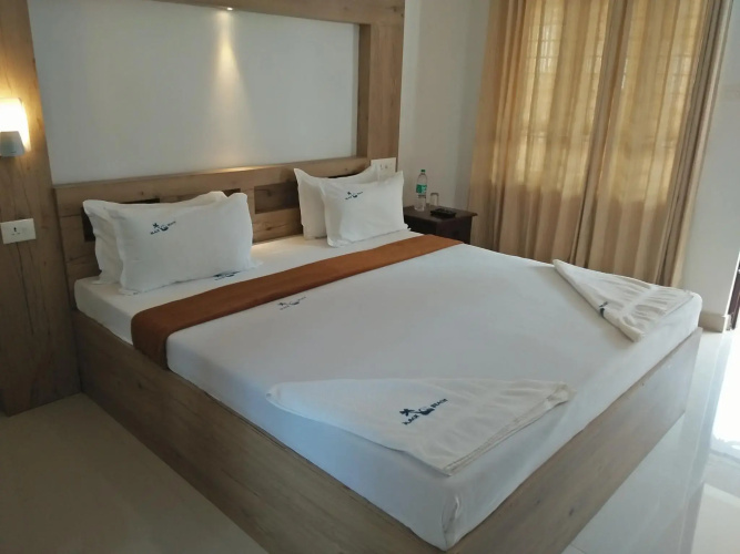 Black Beach Resort