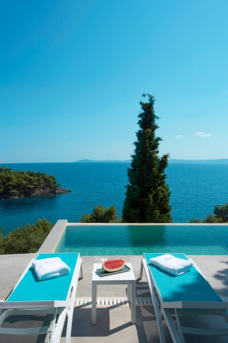 5 Bedrooms Executive Villa