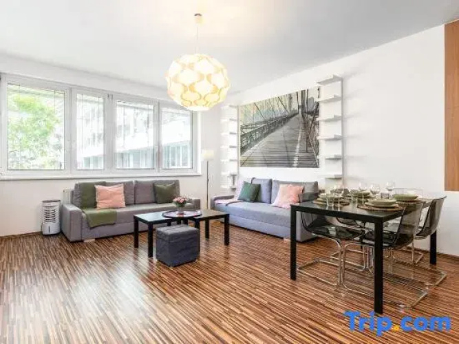 Urban Escape, Top Location & Private Parking