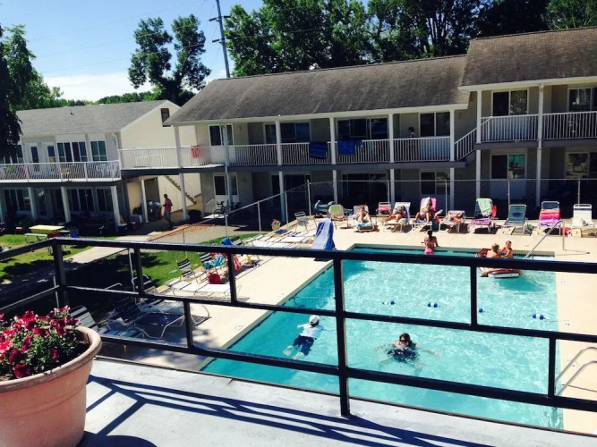 Triggs Bay Resort