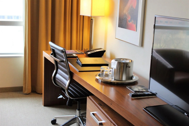 I Hotel And Illinois Conference Center