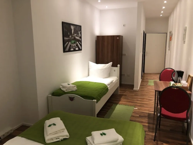 Standard Triple room