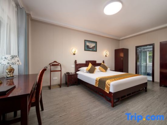 2 Bedrooms Premier Suite with balcony