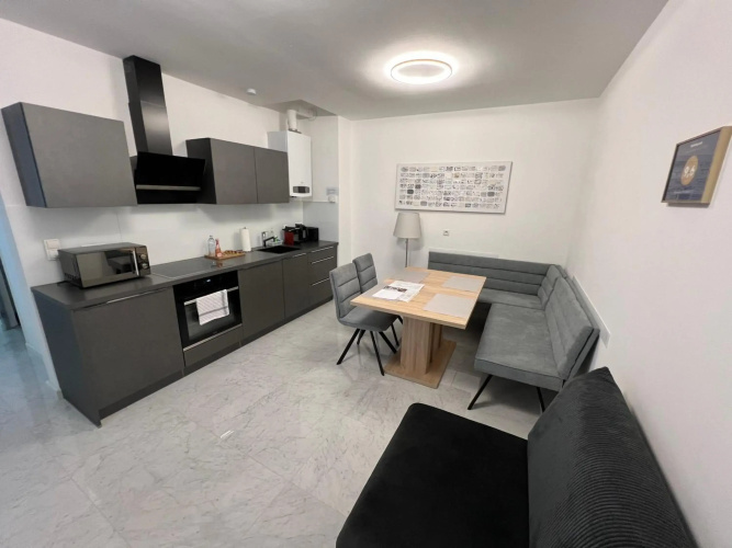 Apartment NUMBER 17