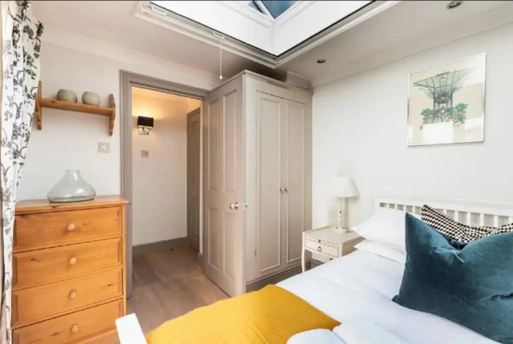 2 Bedrooms Apartment