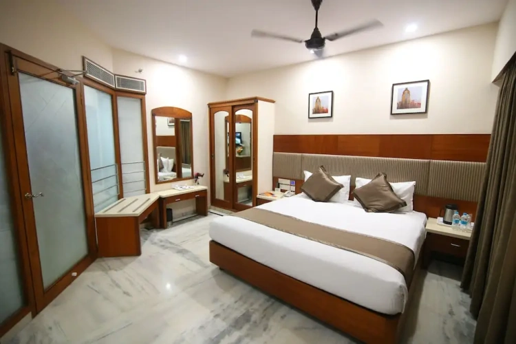 Deluxe Double Suite