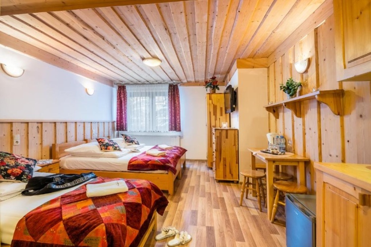 Standard Triple room