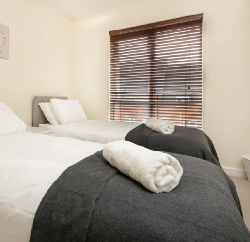 Open plan 2 Bedroom Apartment