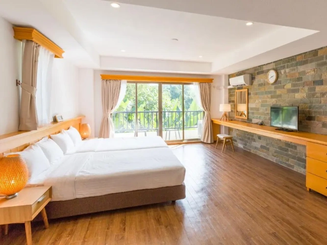 Superior Twin room with garden view