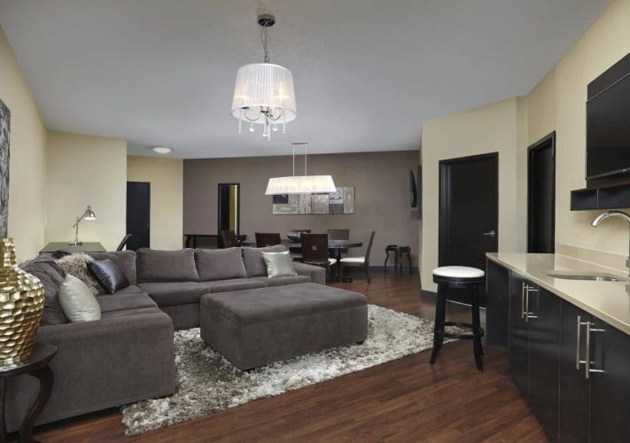 Four Points by Sheraton Hotel & Suites Calgary West