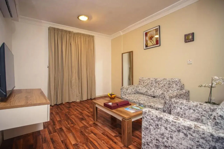 La Villa Suites Hotel