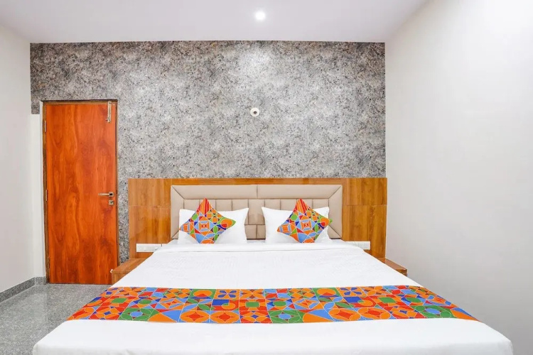 Fabhotel Platinum Palace
