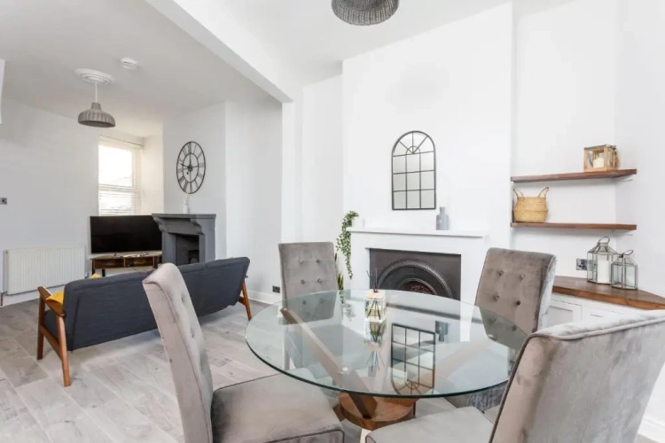 3 Bedrooms Cottage