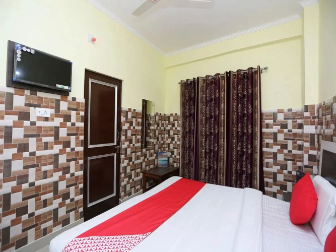 New Sundaram By OYO Rooms