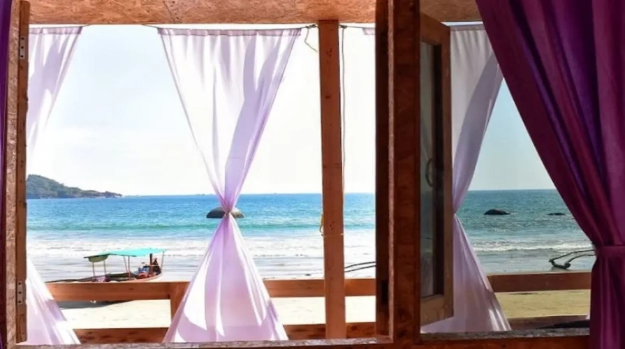 Deluxe room beachfront