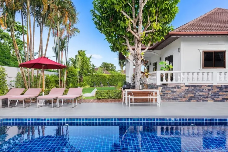 5 Bedrooms Family Villa with pool view