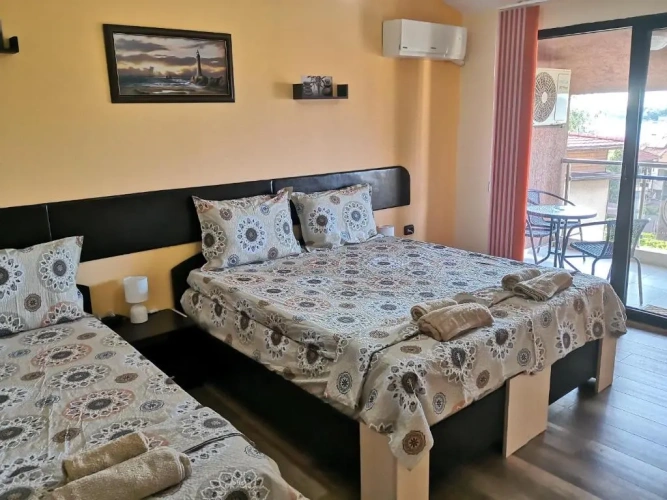 Standard Triple room