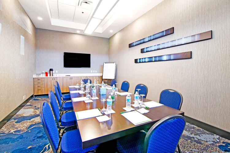 Holiday Inn & Suites Calgary Airport North photo 19