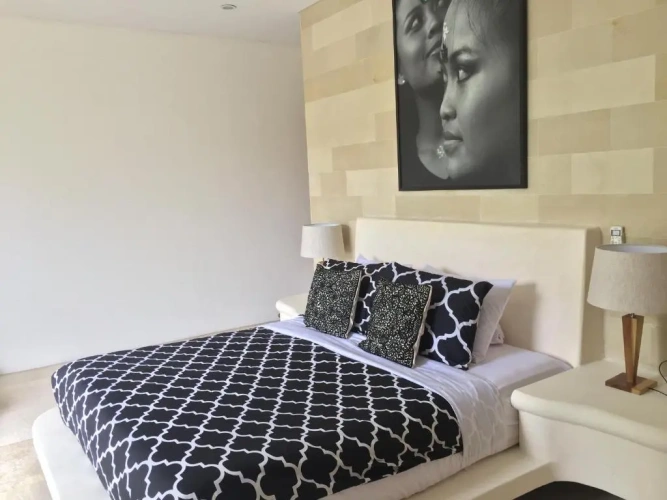 4 Bedrooms Villa