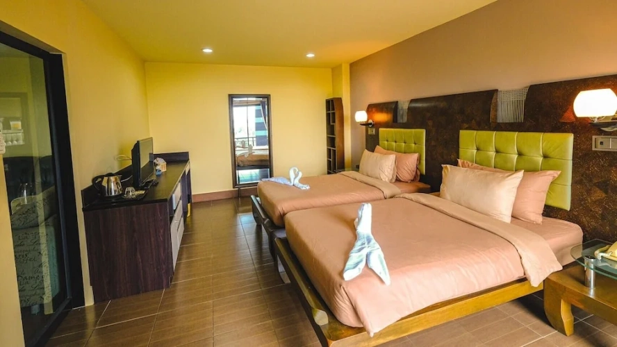 1 Bedroom Twin Suite with balcony