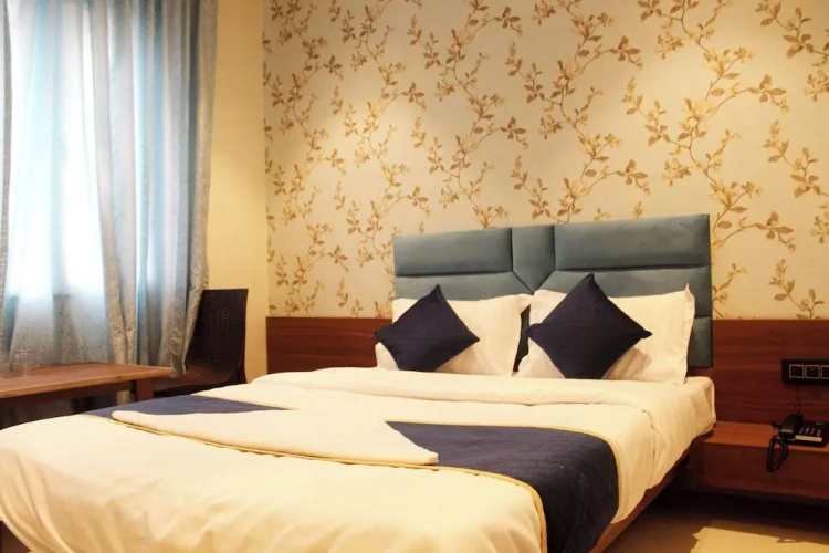 Superior Double room with city view