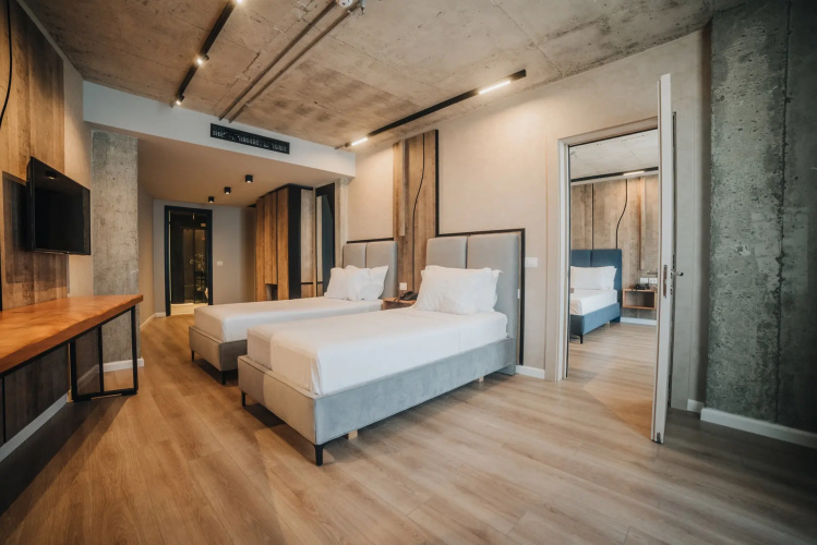 AMR Hotel