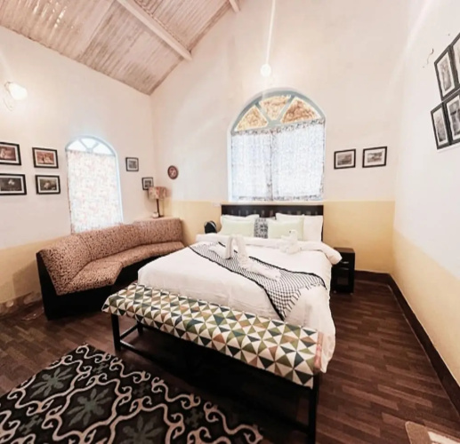 La Address Retreat