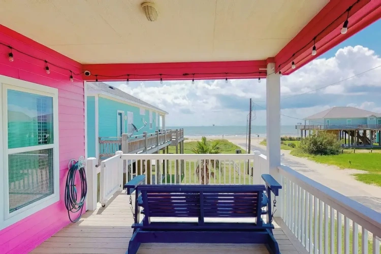 3 Bedrooms Cottage with balcony
