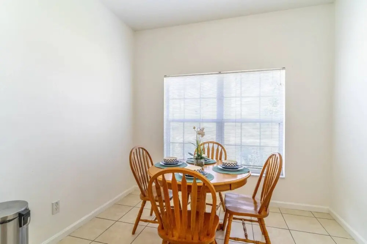 8118 Windsor Palms