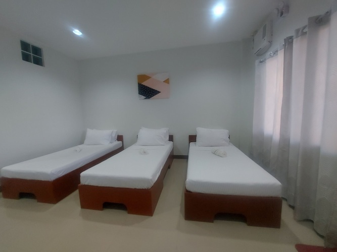 Standard Triple room